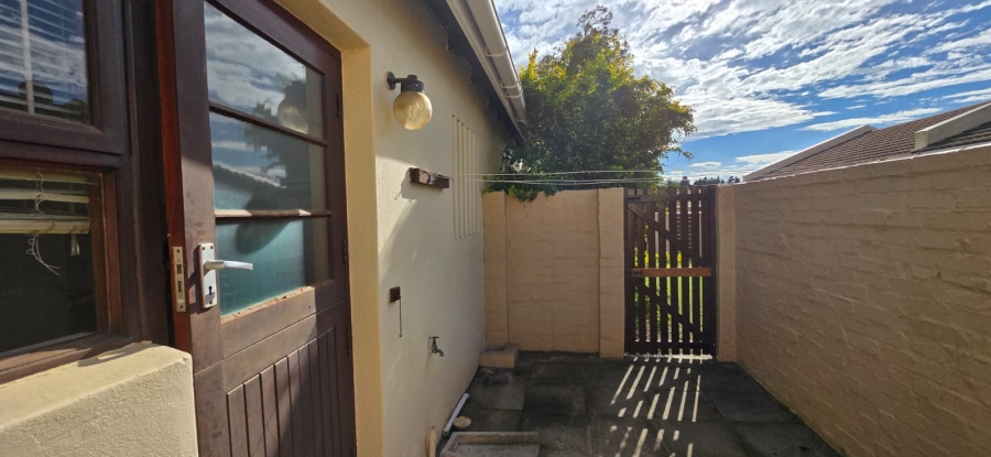 To Let 1 Bedroom Property for Rent in Eversdal Western Cape
